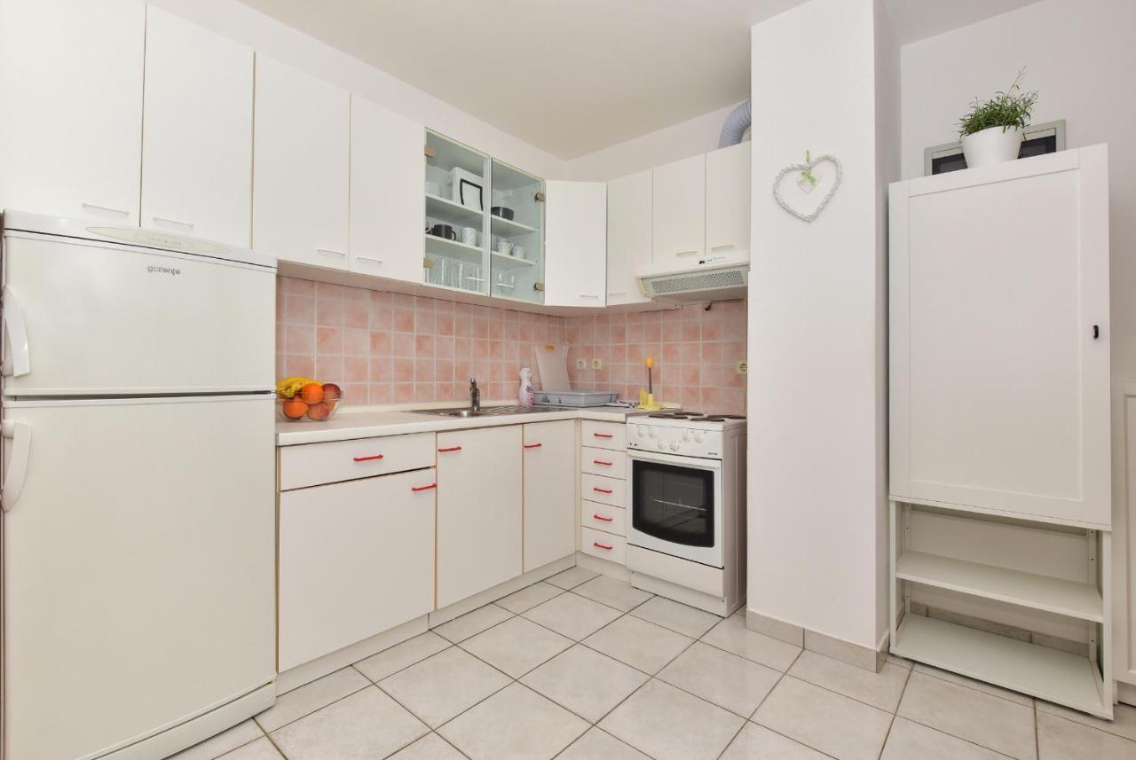 Heart Of Makarska Apartment Exterior photo
