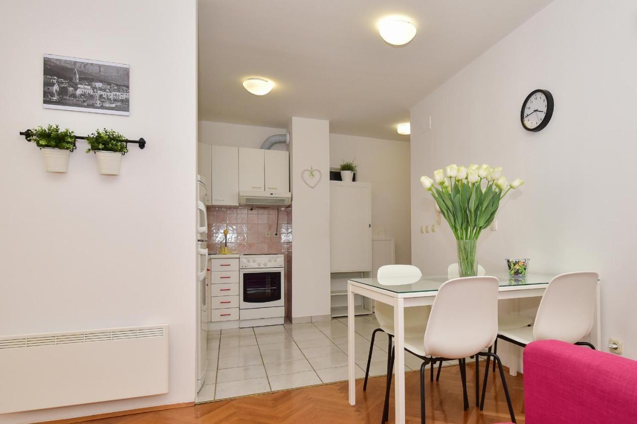 Heart Of Makarska Apartment Exterior photo